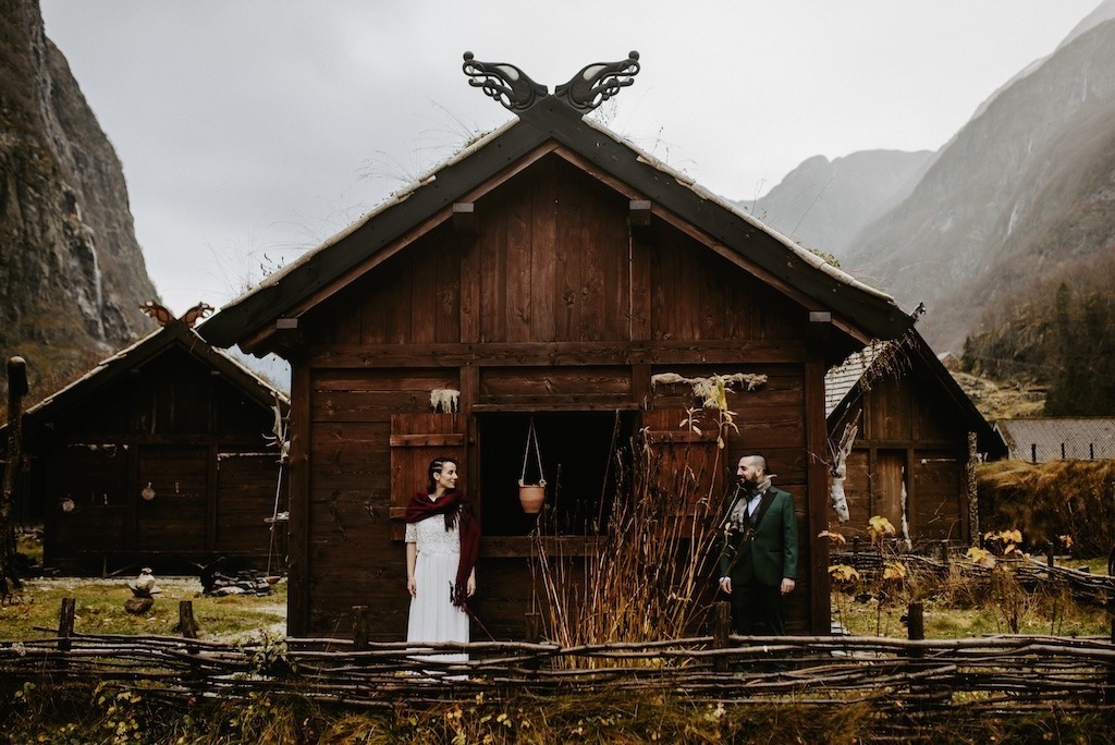 viking wedding couple shooting